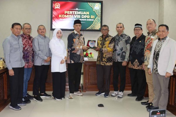 Komisi VIII DPR-RI Siap Bantu Pembangunan dan Sumbang Bus ke UIN Ambon
